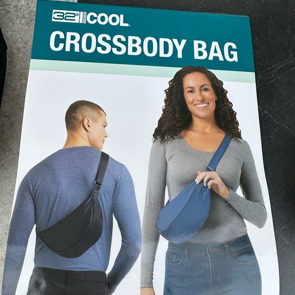 32 Degrees Cool Black Belt Bag - Picture 1 of 6